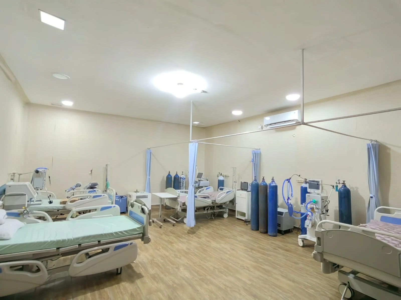 Ruang Intensif (ICU/PICU/NICU)